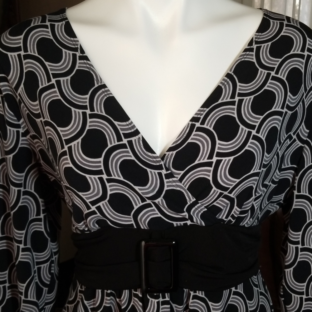 APT. 9 Geometric Blouse with Belt Size Large - Picture 2 of 6